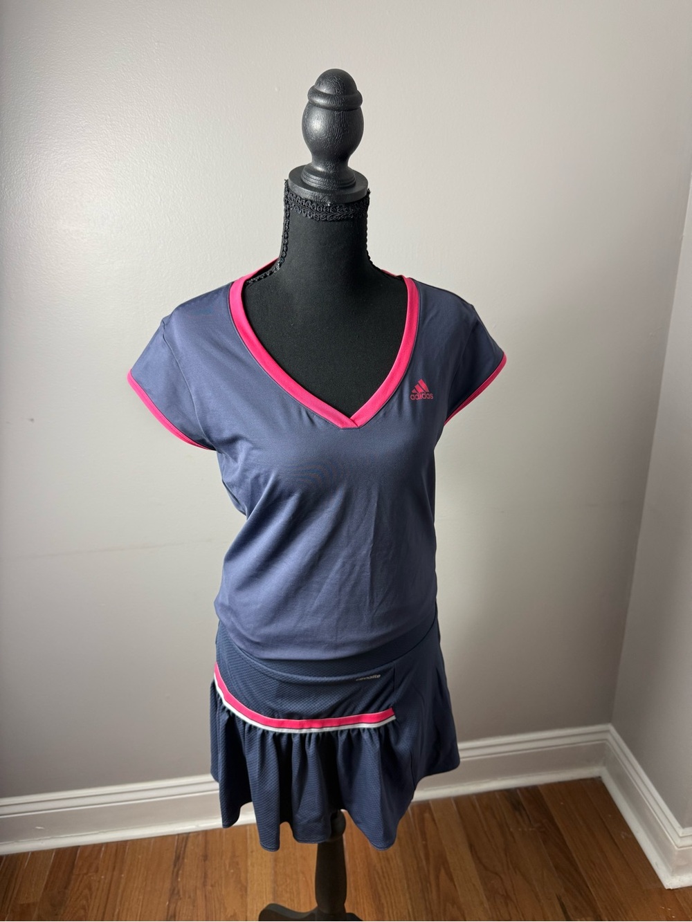 adidas Navy V‑Neck Short Sleeve Top with Pink Trim